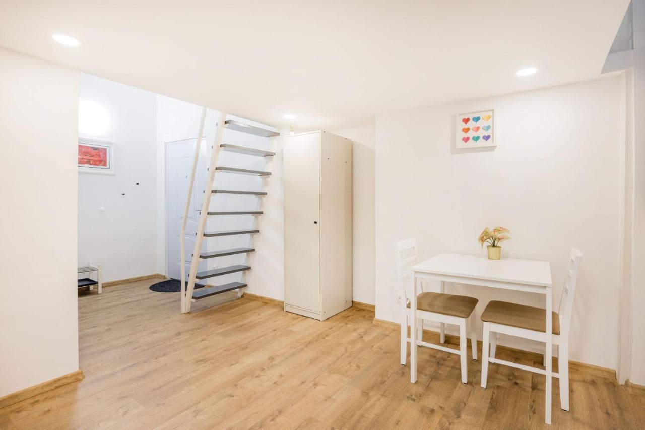 V12 Apartments Budapest Exterior photo